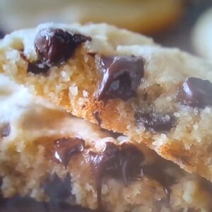 chocolate chip cookie