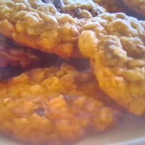oatmeal raisin cookie